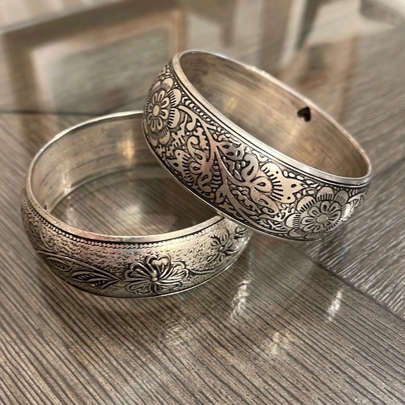 Vintage Jewelry - Vintage Engraved Embossed Floral Silver-tone Metal Bangles, Set of Two